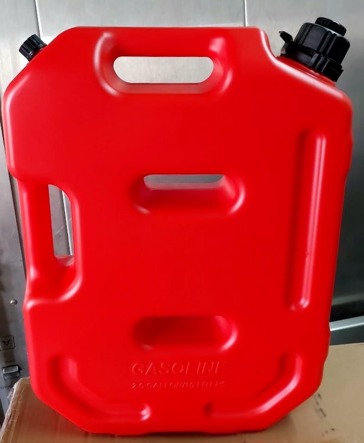 מיכל דלק שטוח 10 ליטר כולל נשם עם משפך פנימי צבע אדום משפך אוטומטי ופקק עם מעצור קמפינג לייף