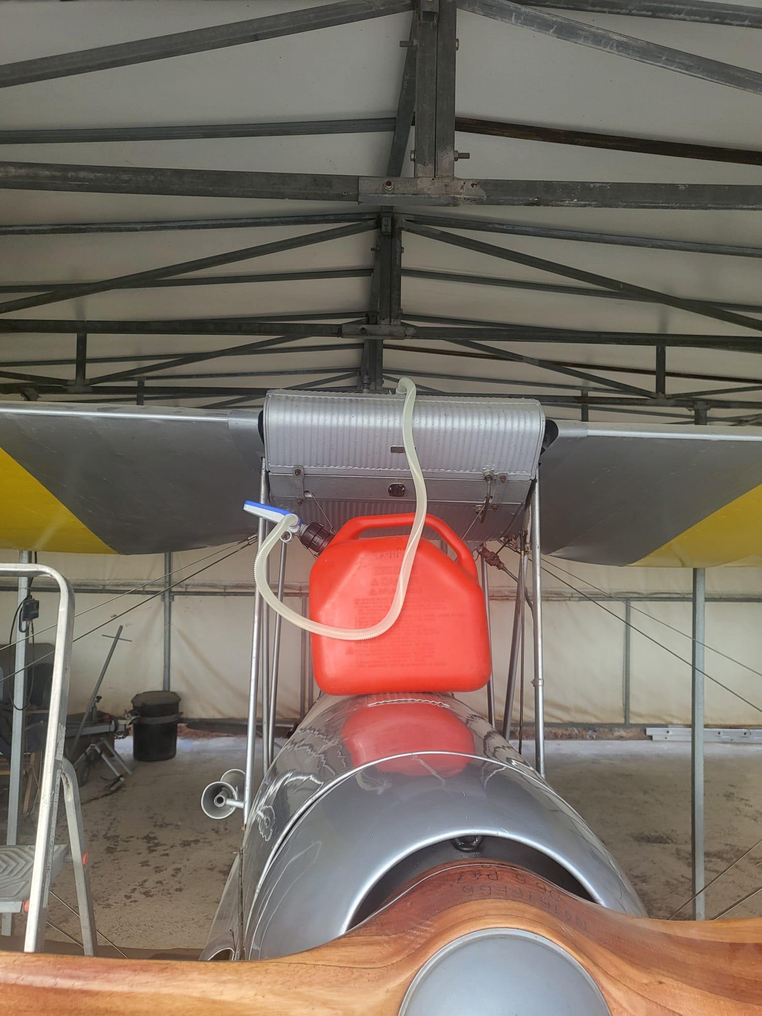 משאבת תדלוק למטוסים אווירונים וכלי טייס ללא מיכל הפעלה 12 וולט ואו סוללות 9 LPM קמפינג לייף משאבת תדלוק למטוסים אווירונים וכלי טייס ללא מיכל הפעלה 12 וולט ואו סוללות 9 LPM קמפינג לייף