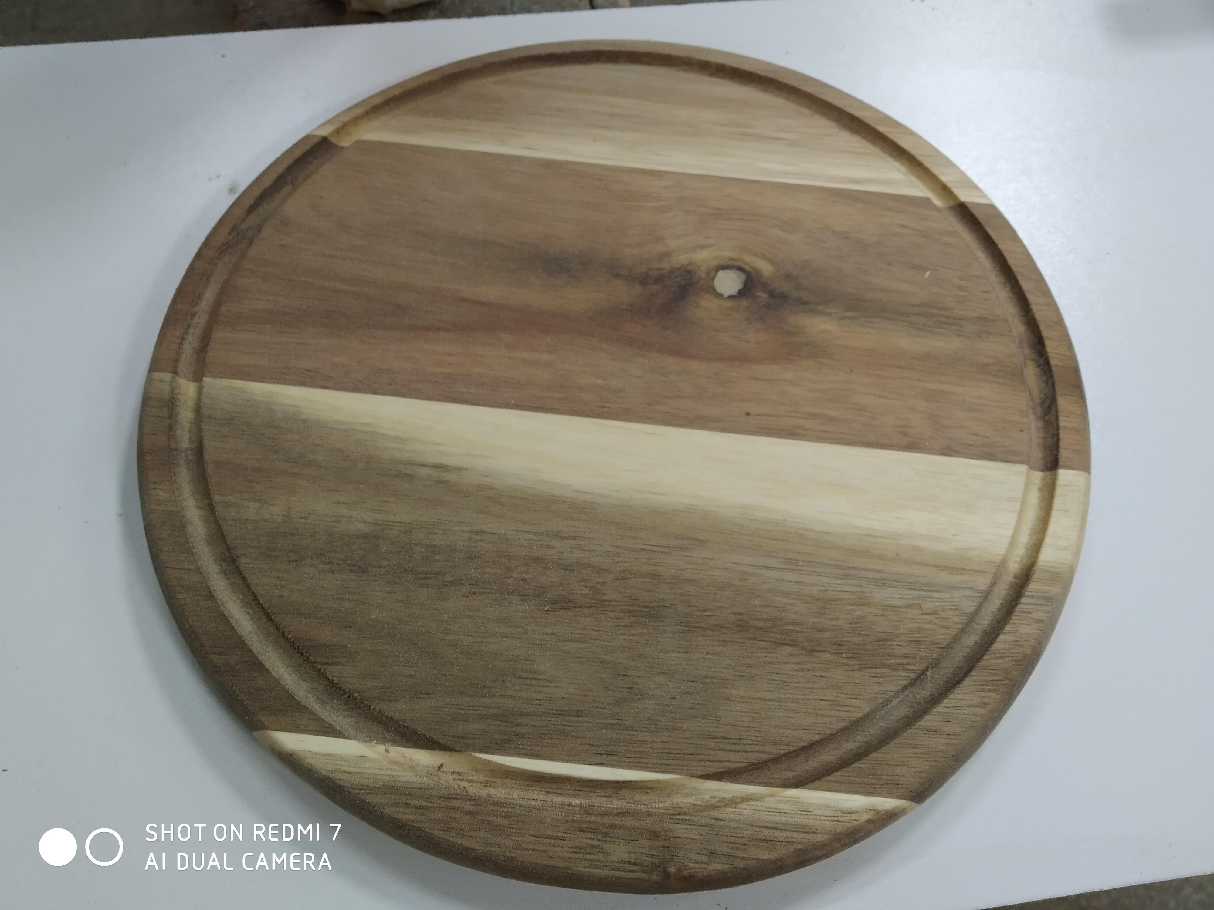 לוחות חיתוך והגשה לוחות חיתוך והגשה