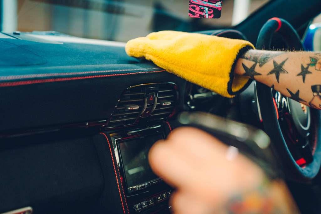כפפת דיטיילינג - Detailing Mitt מבית MEGUIAR'S