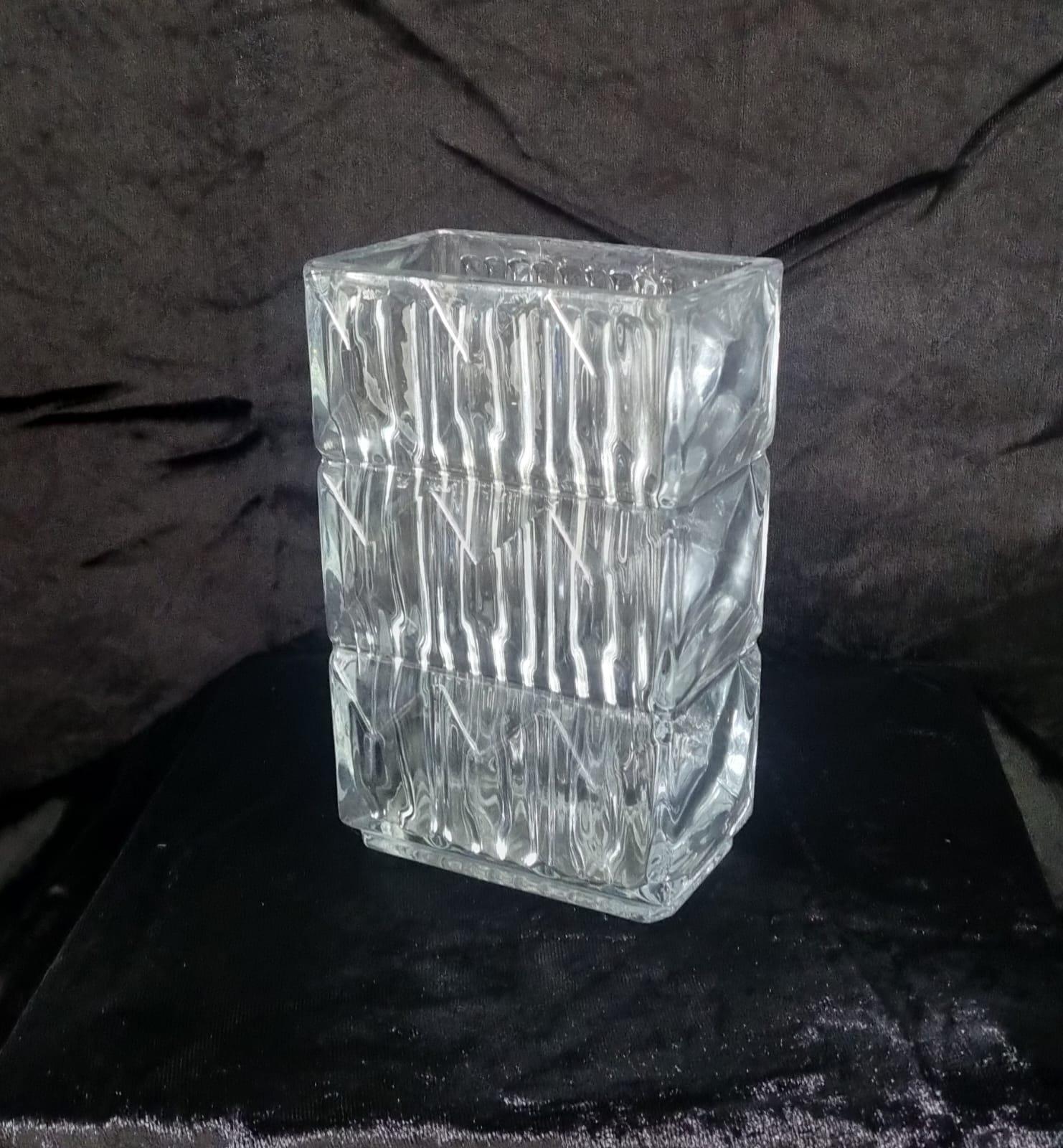 אגרטל זכוכית מרובע