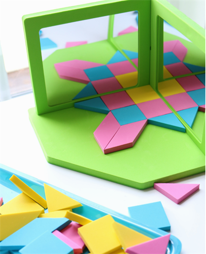 משחק מראתיים צורות הנדסיות ודגמים