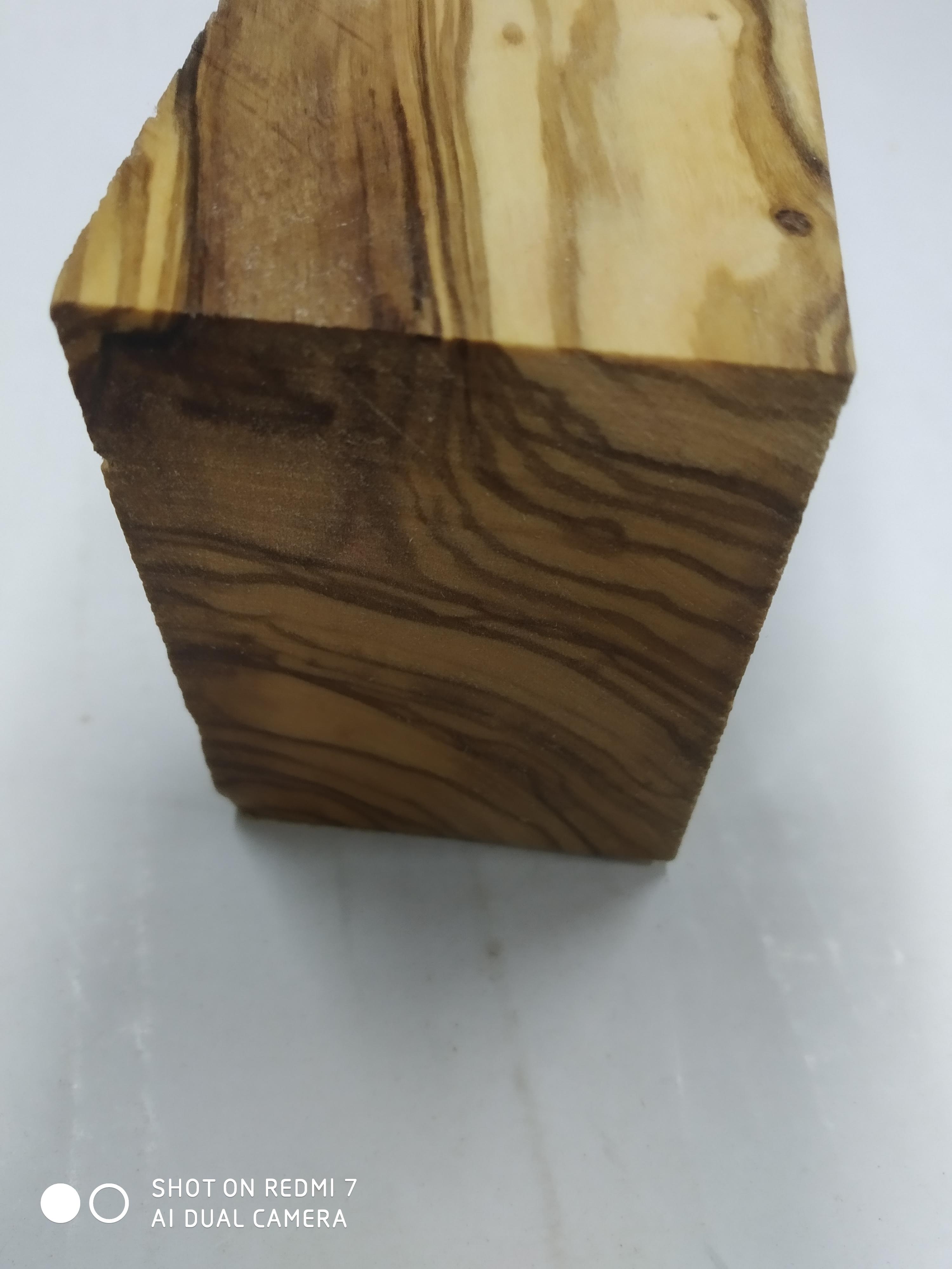 עץ זית מובחר באיכות מעולה עץ זית מובחר באיכות מעולה