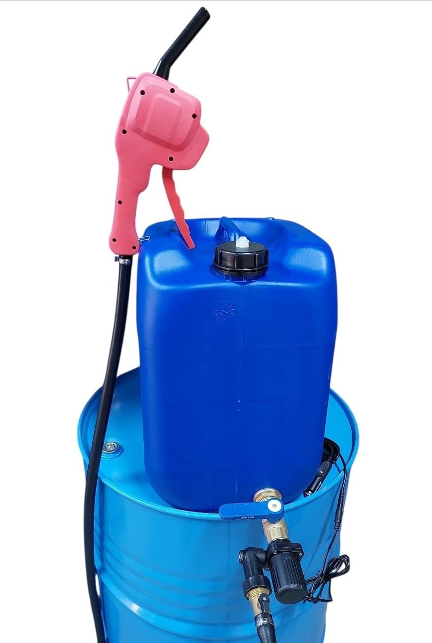 מיכל עם משאבת בנזין וסולר ידנית או חשמלית 12 וולט DC 8 ליטר לדקה נפח 30 ליטר קמפינג לייף מיכל עם משאבת בנזין וסולר ידנית או חשמלית 12 וולט DC 8 ליטר לדקה נפח 30 ליטר קמפינג לייף