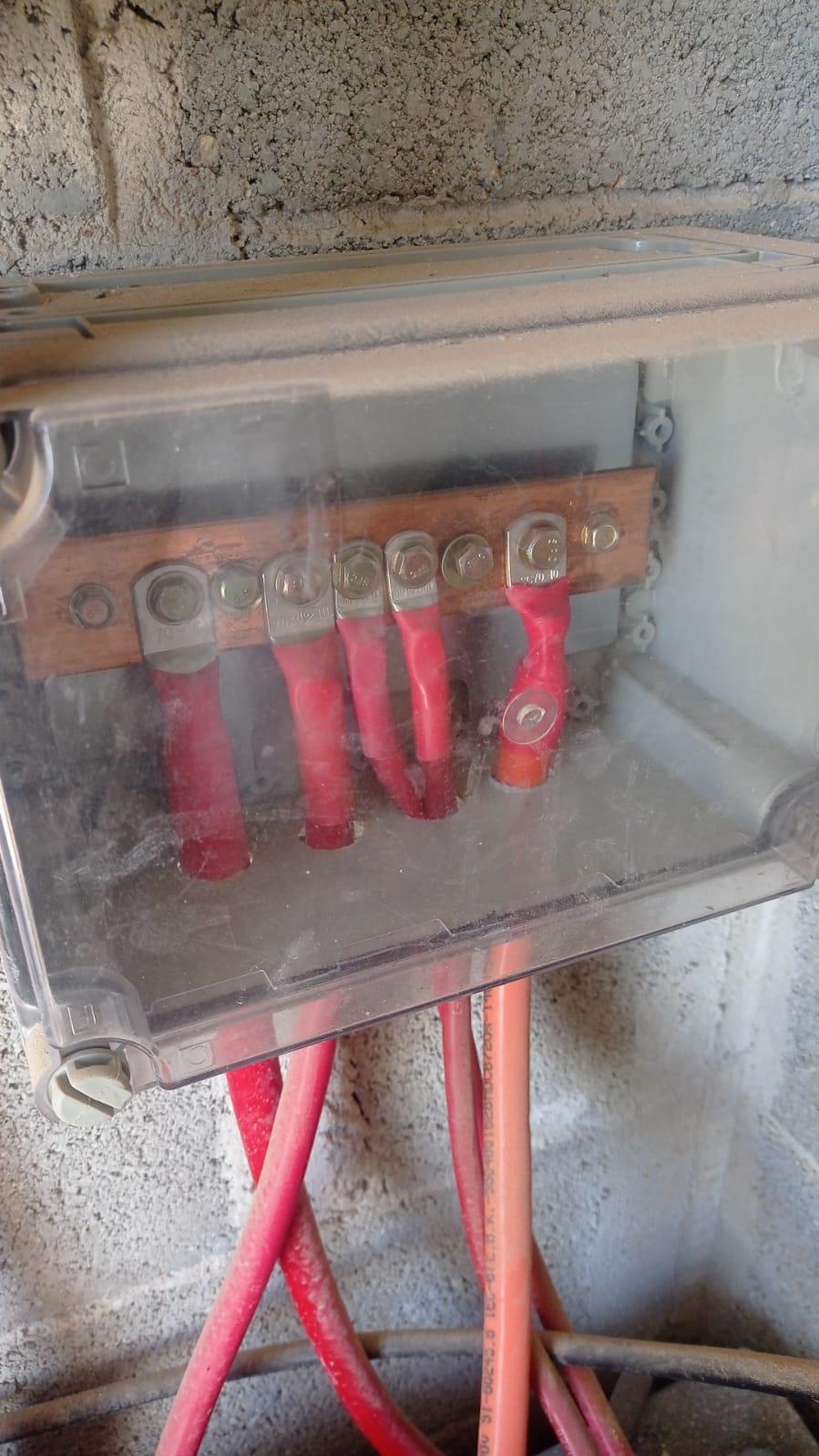 2 קופסאות סי איי עם פלטת מתכת כולל פסי צבירה