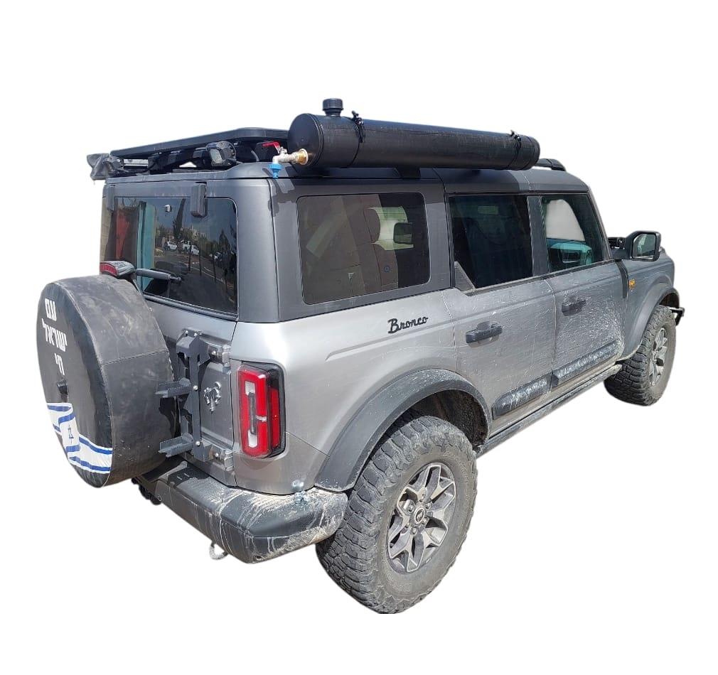 خزان مياه لجيب برونكو دائري مع صنبور وفتحة تهوية، طول 140 سم، قطر 16 سم، سعة 24.5 لتر، يشمل مشابك تث خزان مياه لجيب برونكو دائري مع صنبور وفتحة تهوية، طول 140 سم، قطر 16 سم، سعة 24.5 لتر، يشمل مشابك تث