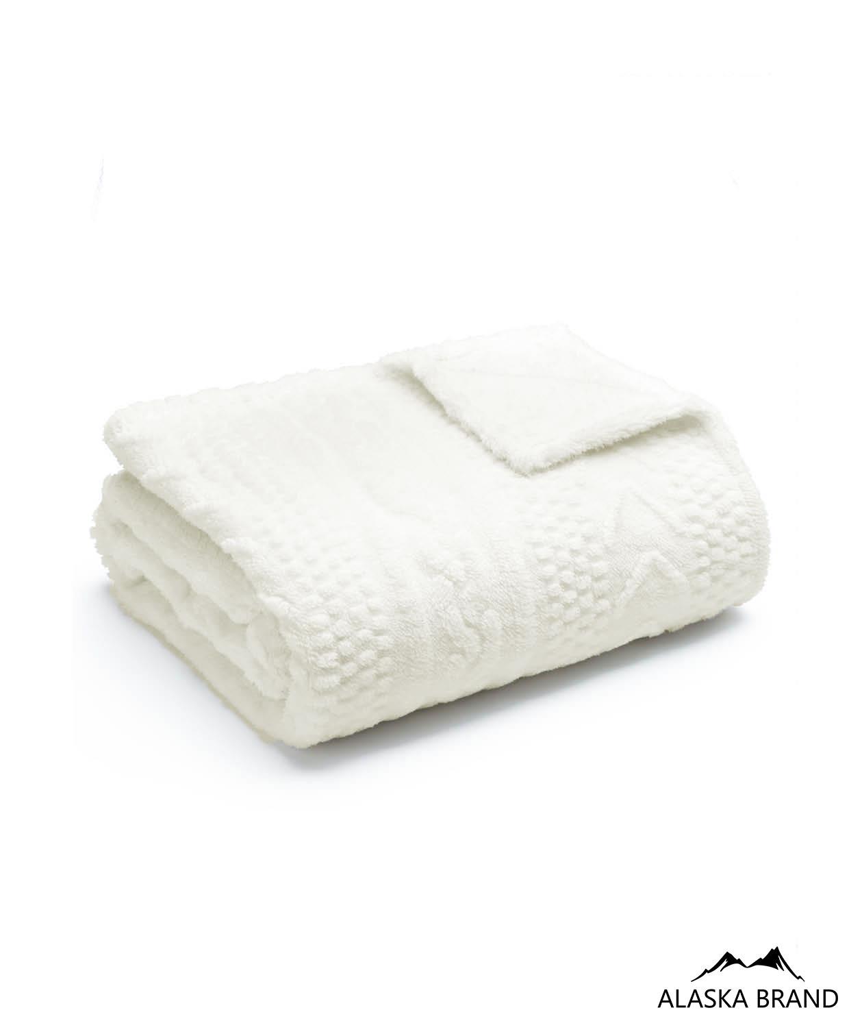 שמיכת פינוק מיקרופלנל ג'קארד | דגם קרולינה קרם