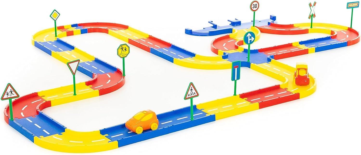 מסלול מכוניות + תמרורים + מכוניות