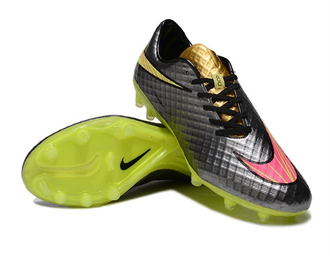 נעלי כדורגל Nike Hypervenom phantom שחור ורוד