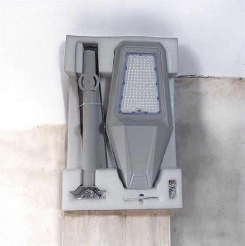 פרוז'קטור רחוב סולארי עוצמת 600 וואט פרוז'קטור רחוב סולארי עוצמת 600 וואט