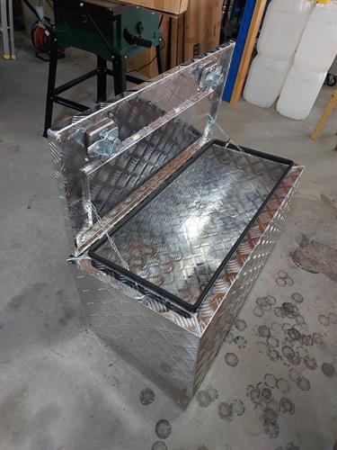 ארגז אלומיניום לטרקטורון ארגז אלומיניום לטרקטורון