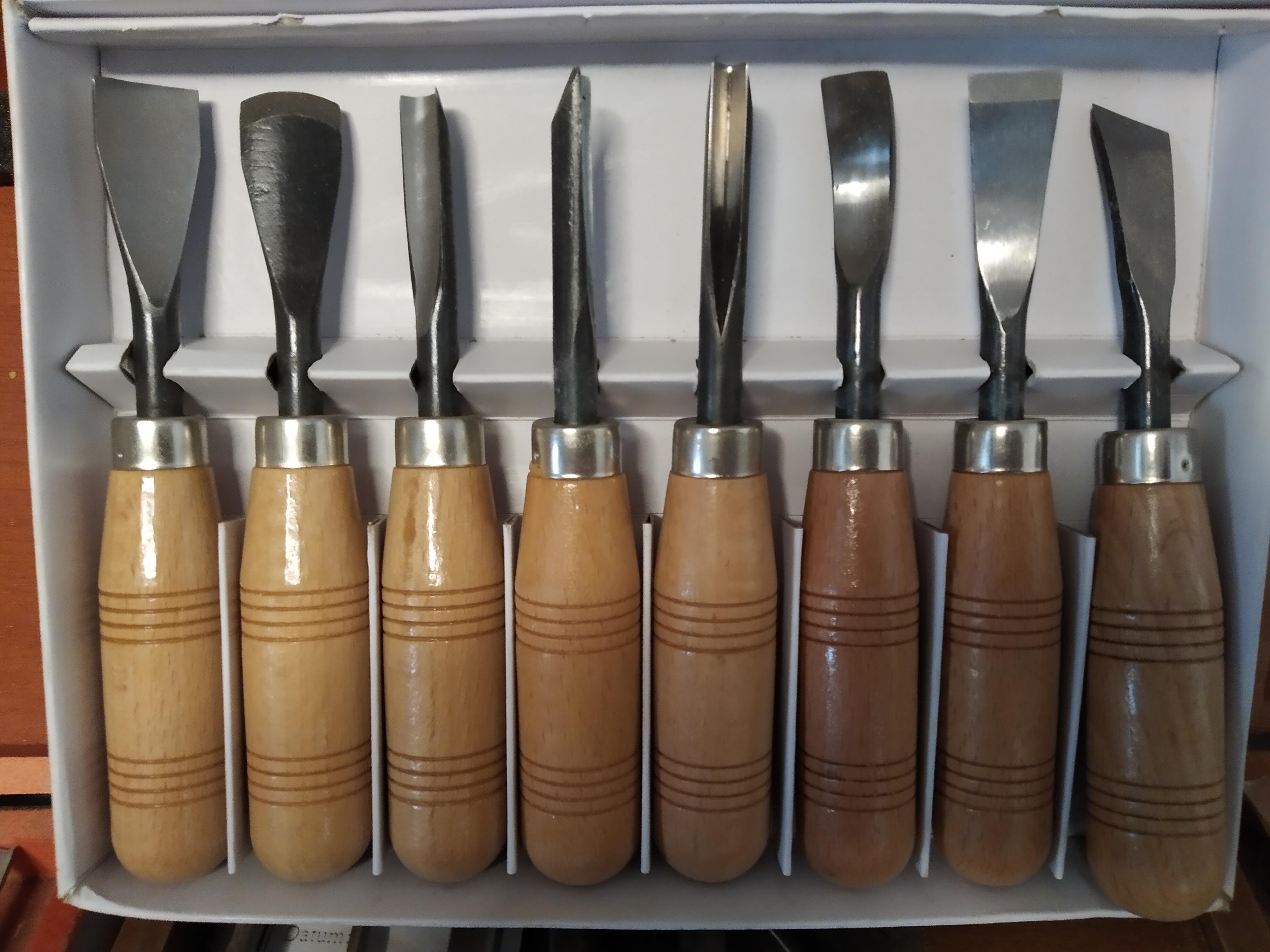 סט של 6 מפסלות לגילוף סט של 6 מפסלות לגילוף