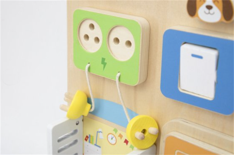 לוח פעילות לקיר בית