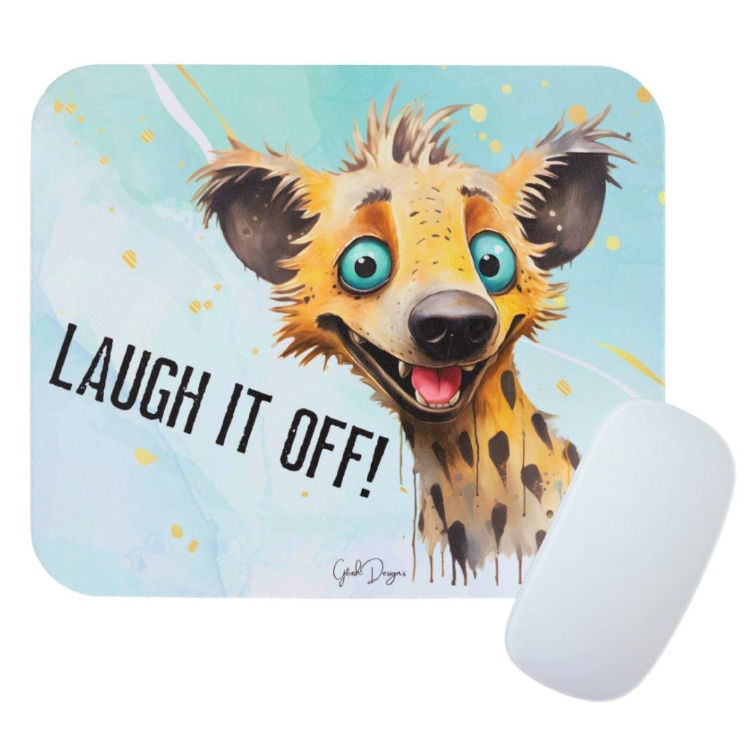 עכבר מחשב מונח על פד מאויר עם דמות צבוע שנונה, המדגים את האווירה הקלילה והשמחה שהמוצר מוסיף לשולחן העבודה. עכבר מחשב מונח על פד מאויר עם דמות צבוע שנונה, המדגים את האווירה הקלילה והשמחה שהמוצר מוסיף לשולחן העבודה.