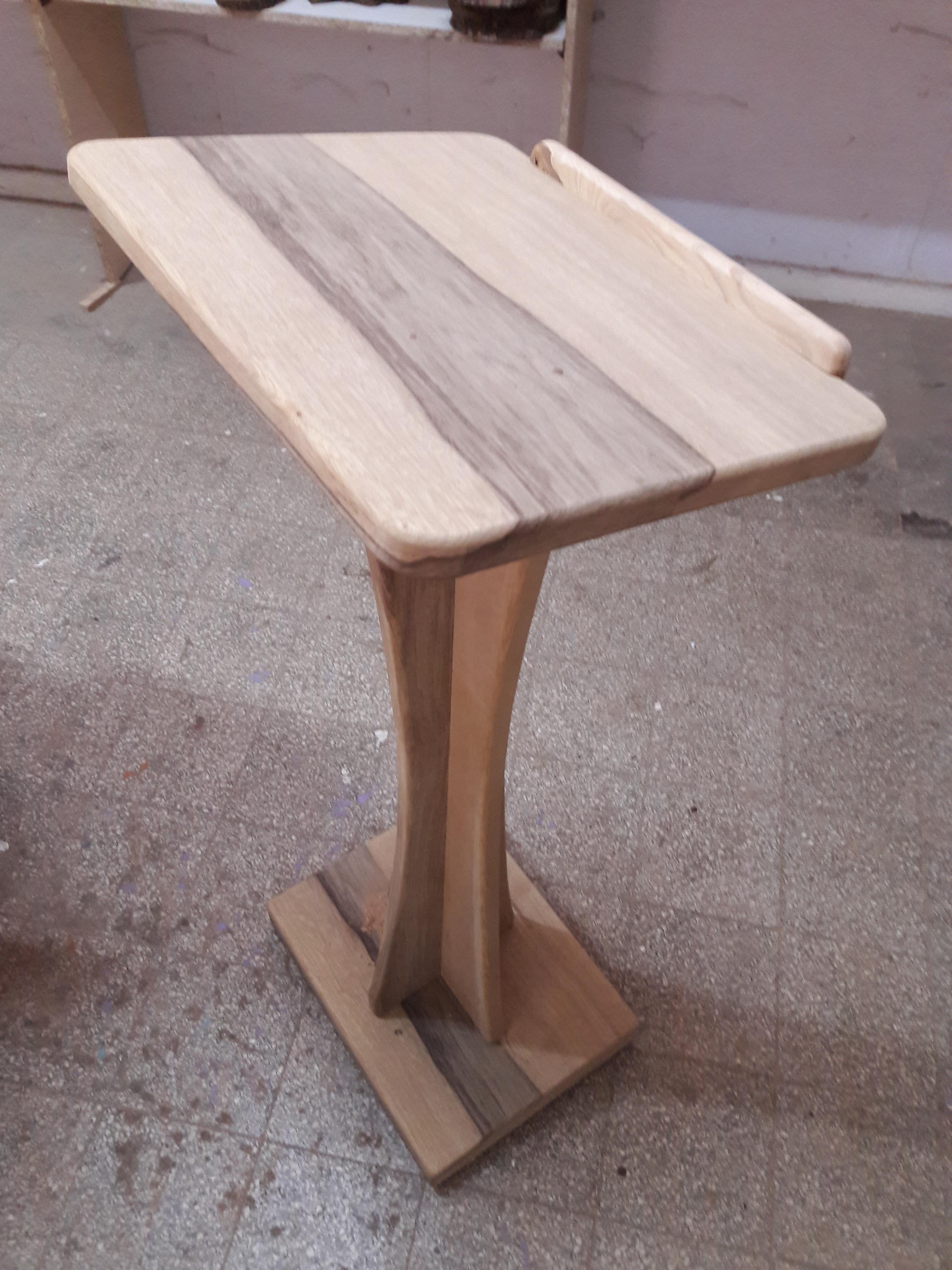 אגוז אפריקאי(בהיר ולפעמים עם טכסטורה כהה) אגוז אפריקאי(בהיר ולפעמים עם טכסטורה כהה)