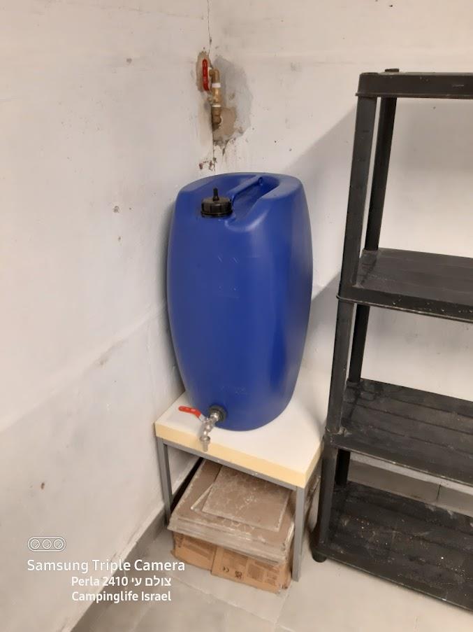 מיכל מים למקלטים ולממד על פי הנחיות פיקוד העורף עם ברז ונשם 60 ליטר עם תקן למי שתיה מיוצר בישראל