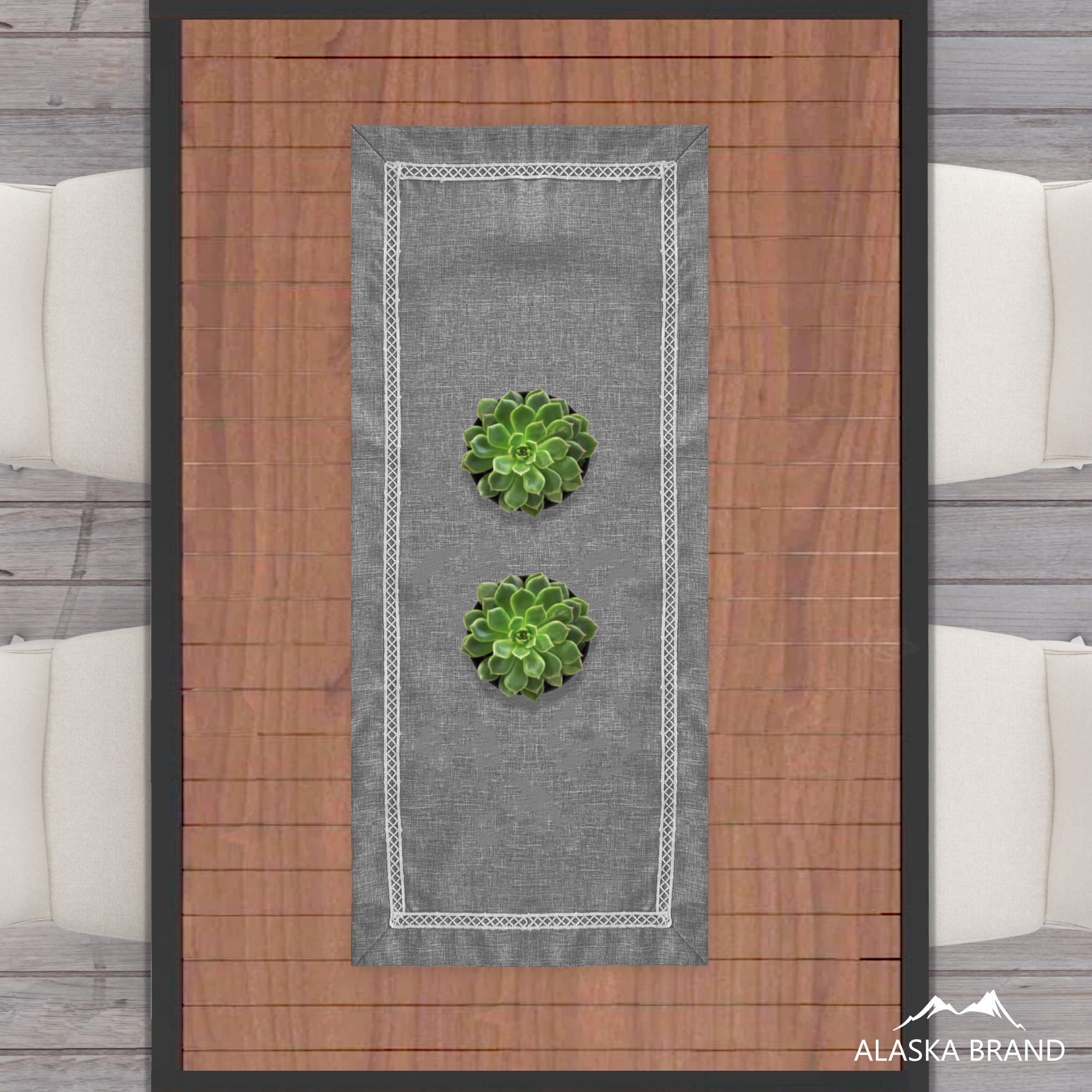 ראנר \ מפה מרובעת מהודרת בתוספת פס תחרה דגם סידן אפור - 3 מידות