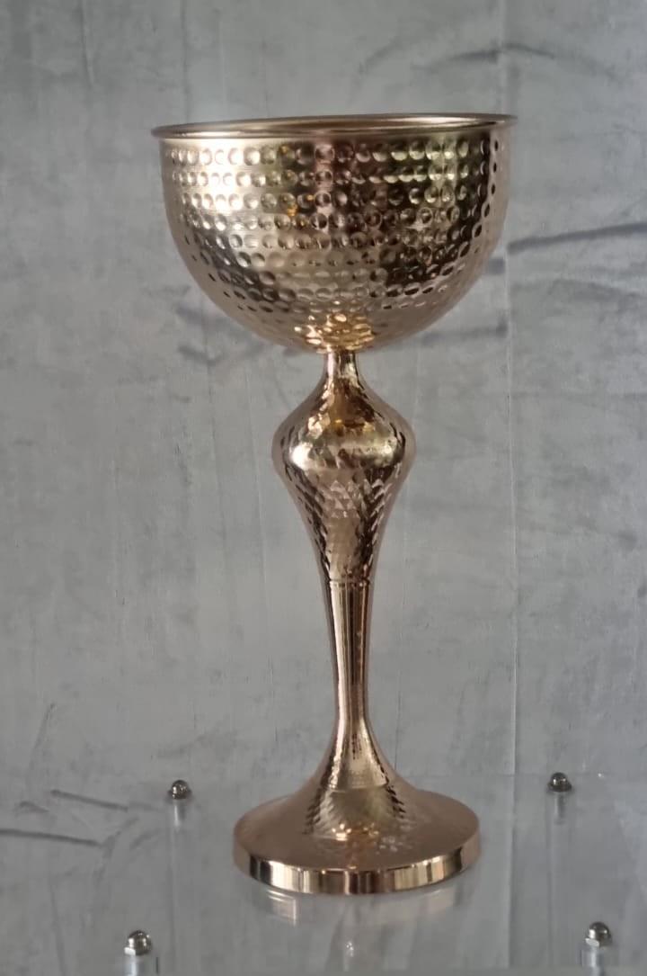 גביע זהב מעוגל לעיצוב