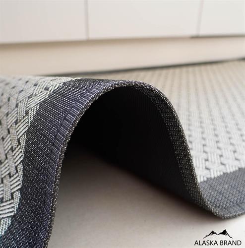 שטיח מטבח איכותי בתוספת גומי בתחתית דגם - נאוס שחור (מתנקה בקלות!)