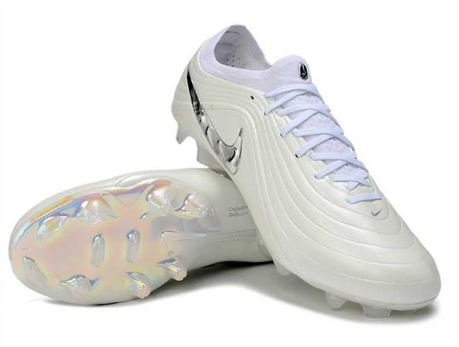 נעלי כדורגל נייק Nike Tiempo Legend לבן כסוף