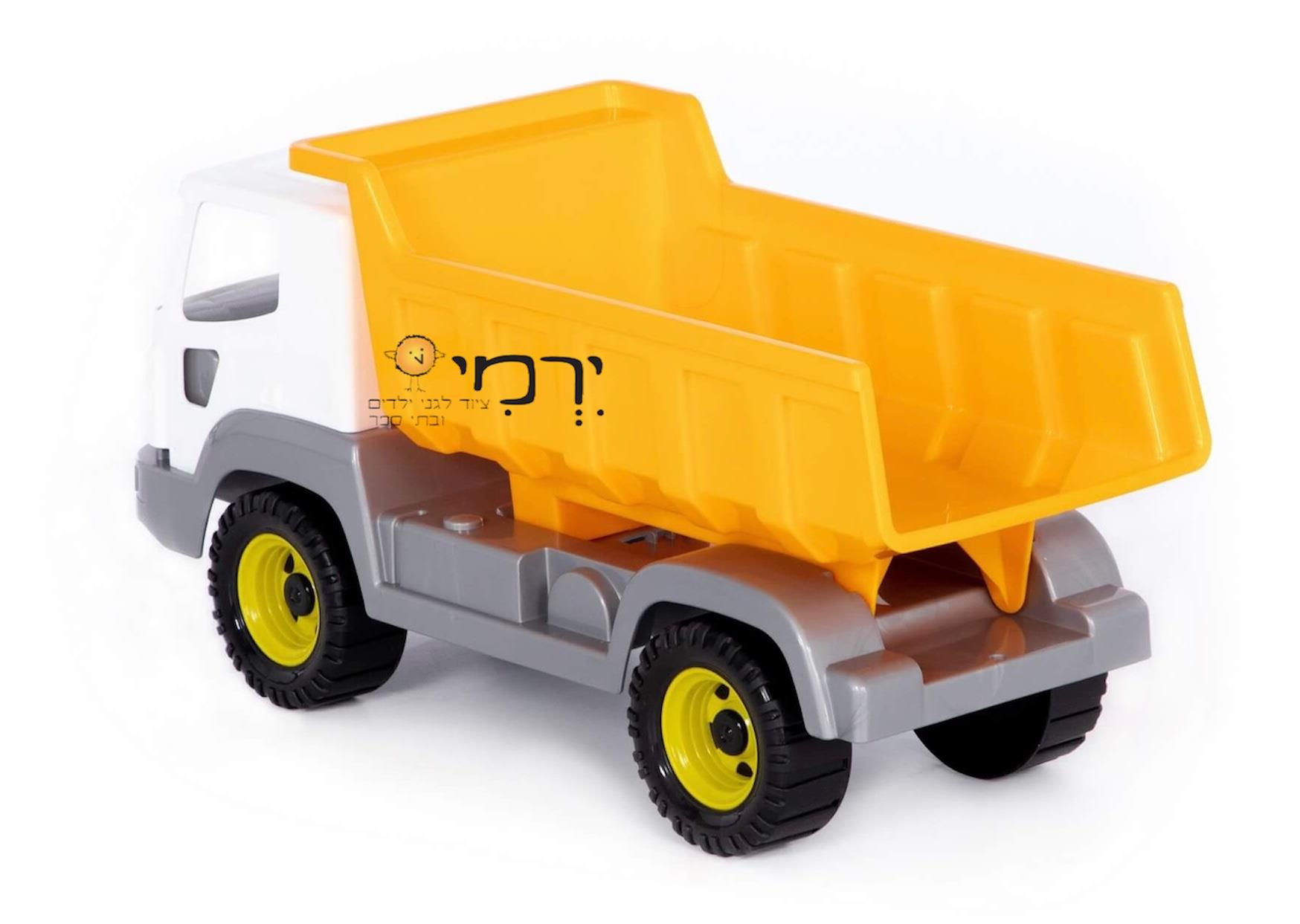 משאית גדולה איכותית