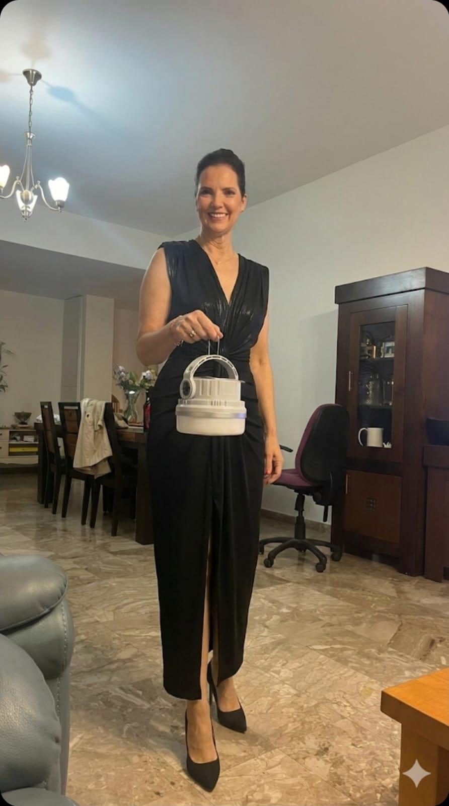 פנס נייד תאורת חירום פנס שטח ומאהל נטען סולארי סוללה כפולה אור לבן\חם זרקור חיפוש וחיווי טעינה 