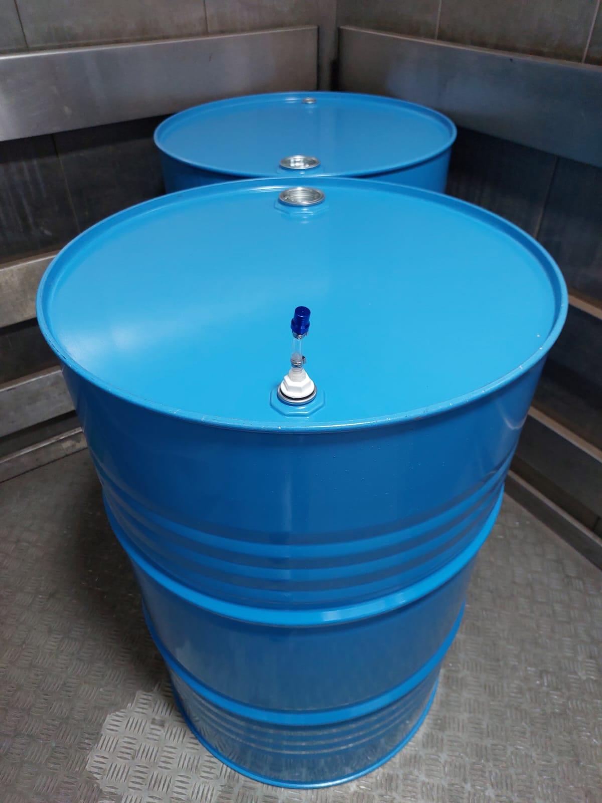 חביות מתכת עם נשם לבנזין סולר ונפט 218 ליטר פקק הברגה 2 צול והקטן 4\3 צבע כחול קמפינג לייף חביות מתכת עם נשם לבנזין סולר ונפט 218 ליטר פקק הברגה 2 צול והקטן 4\3 צבע כחול קמפינג לייף