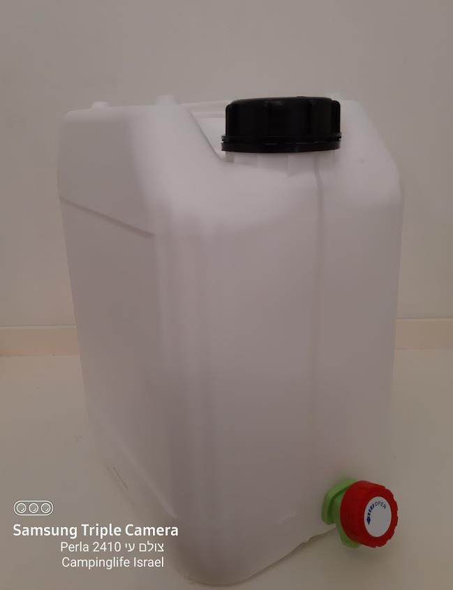 מיכל עם ברז נאה גריקן 20 ליטר צבע לבן מתאים למי שתיה