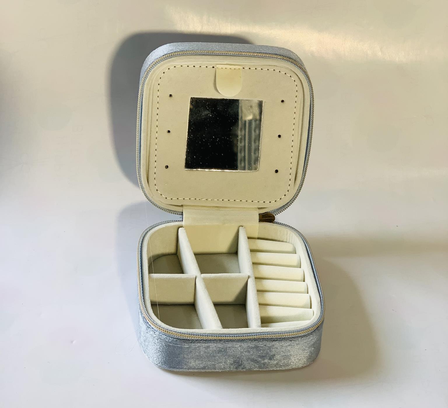 קופסאת תכשיטים כחול