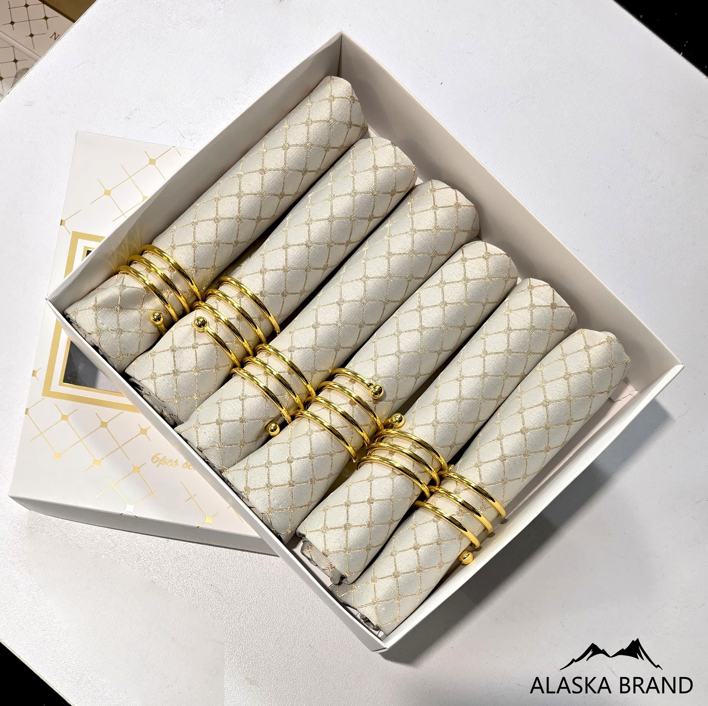 סט 6 מפיות שולחן + 6 חובקים במראה יוקרתי במיוחד דגם - סמדר בג'