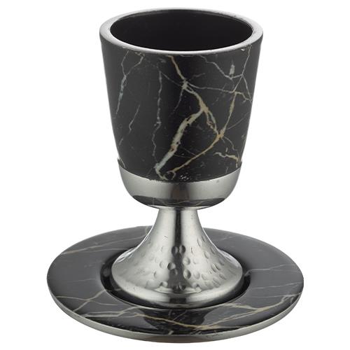 גביע קידוש אלומיניום מהודר עם תחתית 11 ס"מ גוון שיש לבן