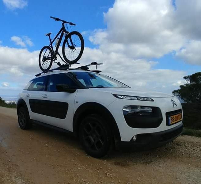 פס לנשיאת אופנים זרוע אחת עם מנעול