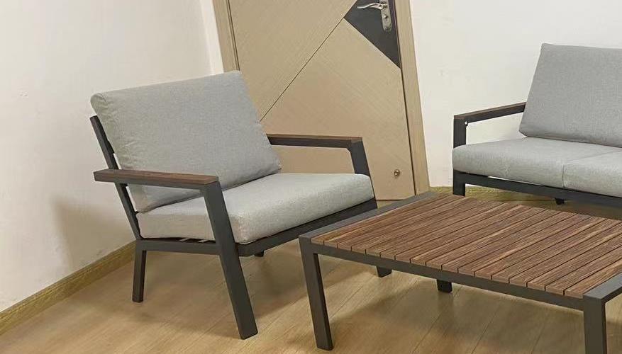 מערכת ישיבה אלומיניום לגינה ולמרפסת דגם וינה תלת צבע פחם