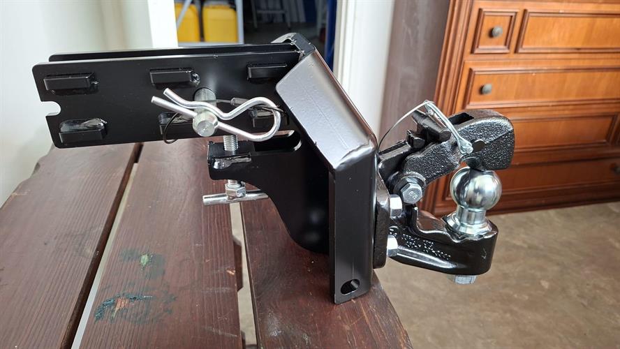 וו גרירה נשלף לשברולט סילברדו וטנדרים גדולים 6.35 על 6.35 סמ תפוח 50 MM באינצים 2.5 קמפינג לייף