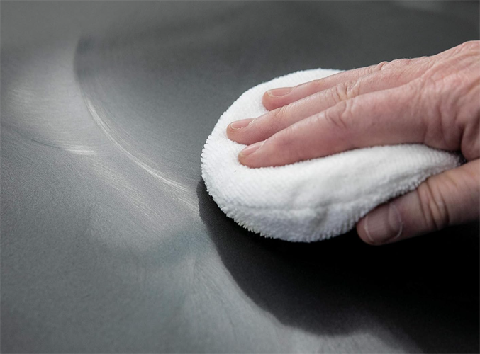 2 יחידות פד מיקרופייבר לבן ליישום מדויק - MICROFIBER APPLICATOR PADS מבית MEGUIAR'S
