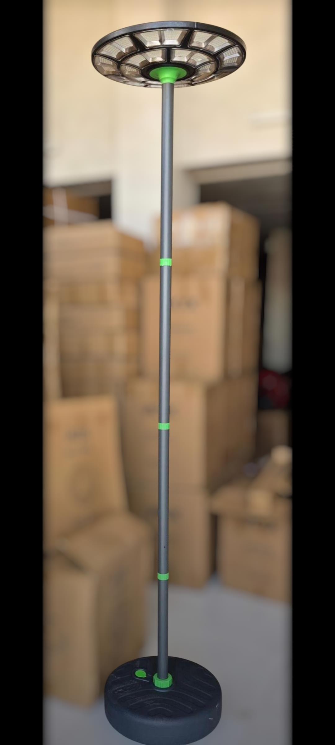 פרוז'קטור סולארי עגול 1000W עם עמוד מתכת ותושבת יציבה