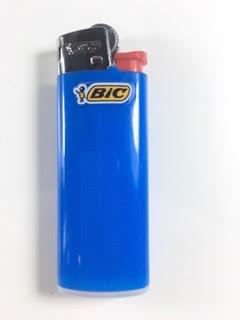 מצית BIC בצבע כחול
