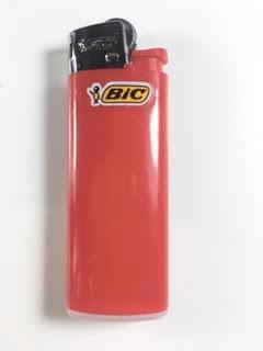 מצית BIC בצבע אדום