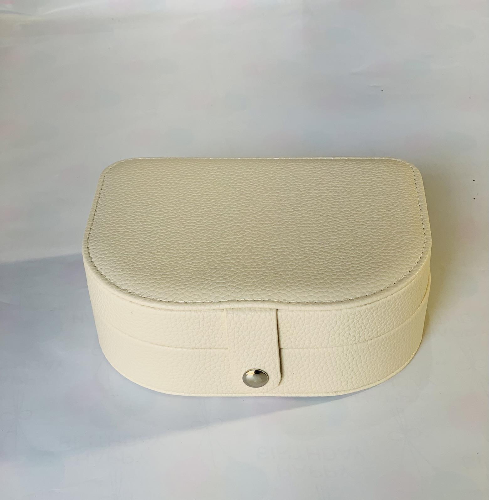 קופסת תכשיטים לבן מלבן