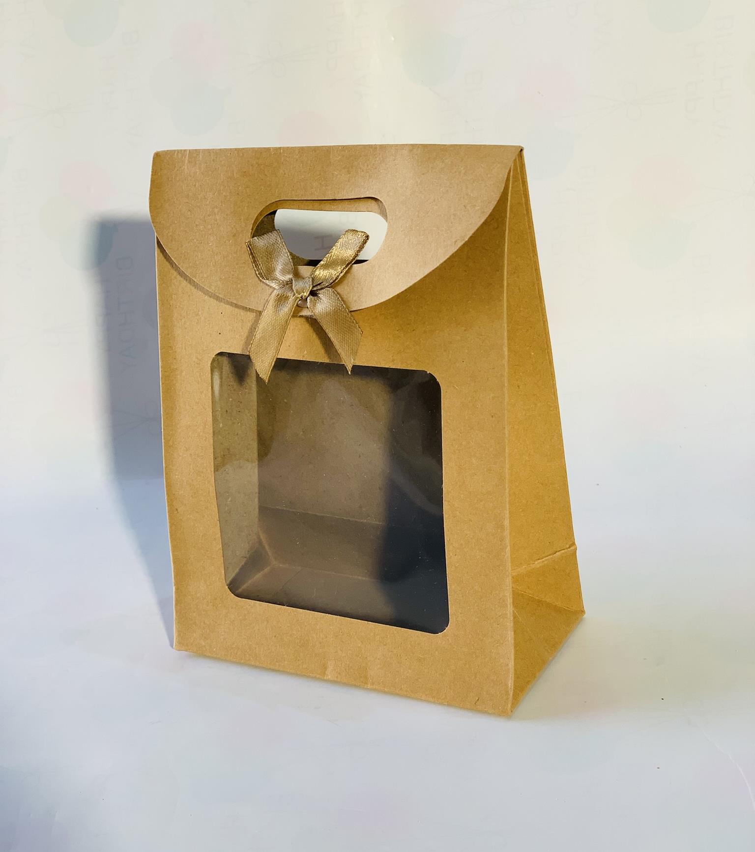 שקיות חומה עם חלון קטן