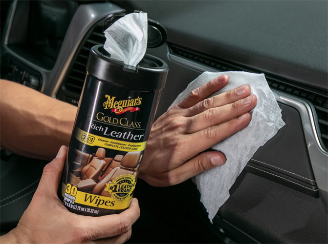 מגבונים לניקוי ושימור ריפודי עור RICH LEATHER WIPES מבית MEGUIAR'S | חבילת 30 יחידות