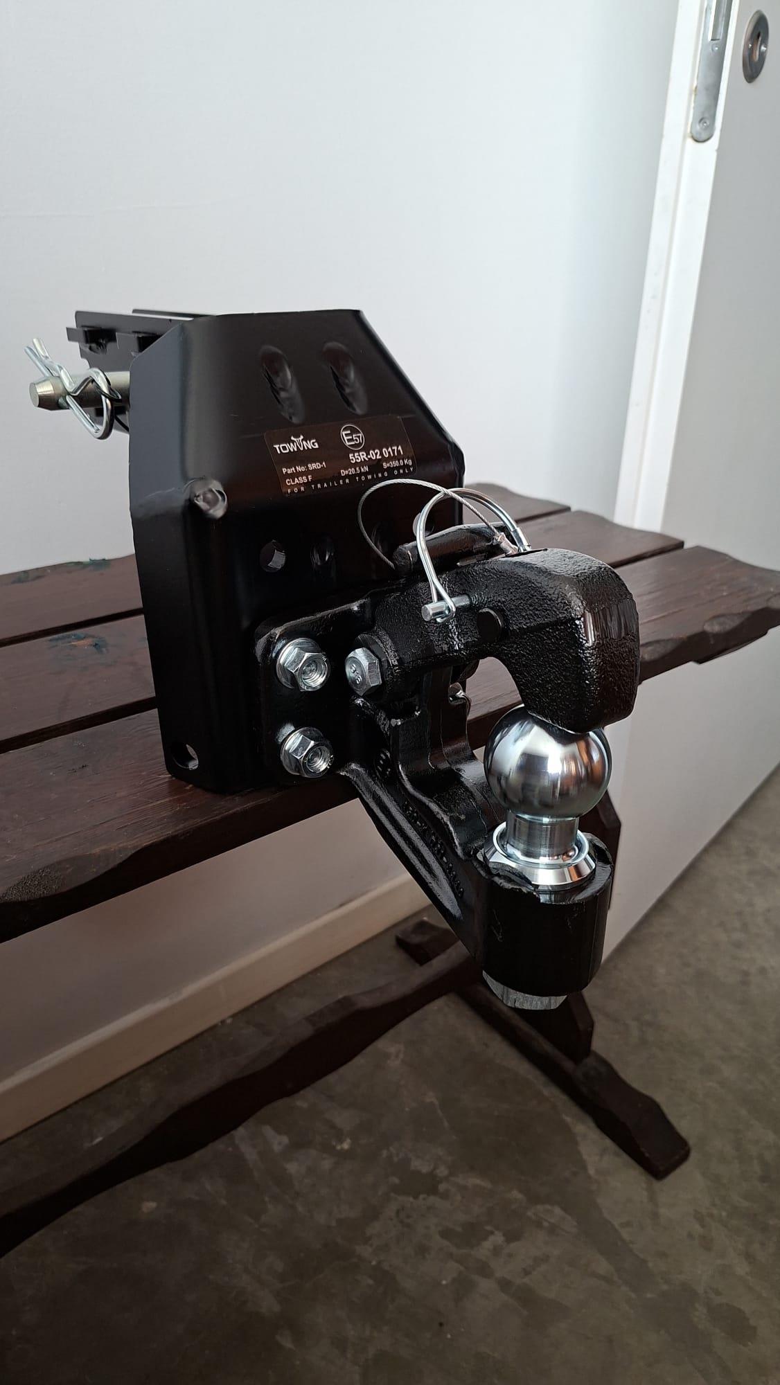 וו גרירה נשלף לשברולט סילברדו וטנדרים גדולים 6.35 על 6.35 סמ תפוח 50 MM באינצים 2.5 קמפינג לייף