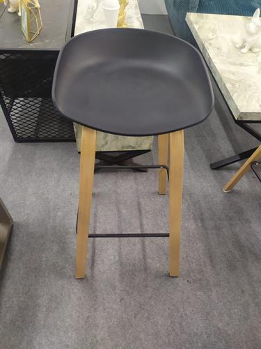 כסא בר דגם שיקגו צבע שחור כסא בר דגם שיקגו צבע שחור