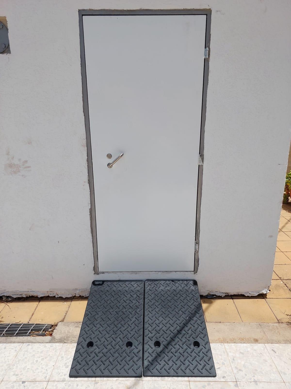 רמפה לממד רמפות למיגונית ולמקלטים יבילים וניידים קמפינג לייף