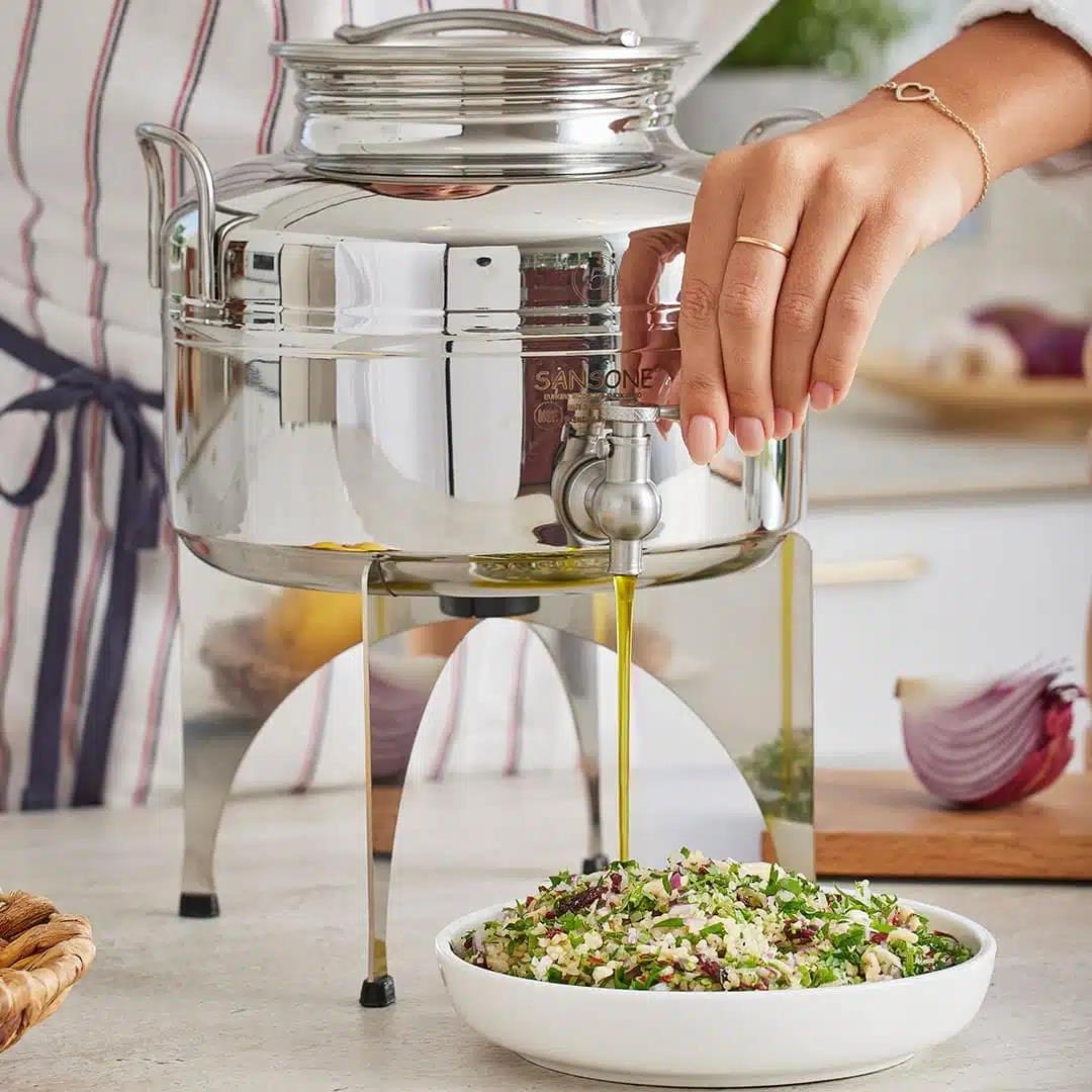 מיכל נירוסטה  5 ליטר  עם  מעמד+ברז מזיגה לשמן זית