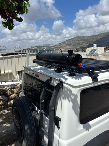 מיכל מים עגול עם ברז ונשם סוזוקי גימיני אורך 100 סמ קוטר 16 סמ נפח 17.5 L כולל חבקים קמפינג לייף