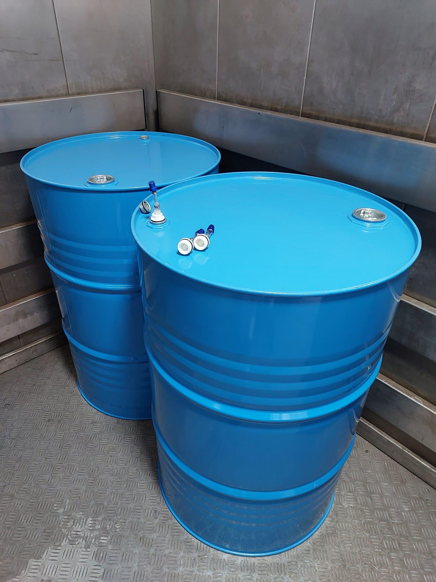 חבית מתכת לבנזין סולר נפט ושמן 218 ליטר פקק הברגה 2 צול והקטן 4\3 צבע כחול המחיר ליחידה קמפינג לייף חבית מתכת לבנזין סולר נפט ושמן 218 ליטר פקק הברגה 2 צול והקטן 4\3 צבע כחול המחיר ליחידה קמפינג לייף