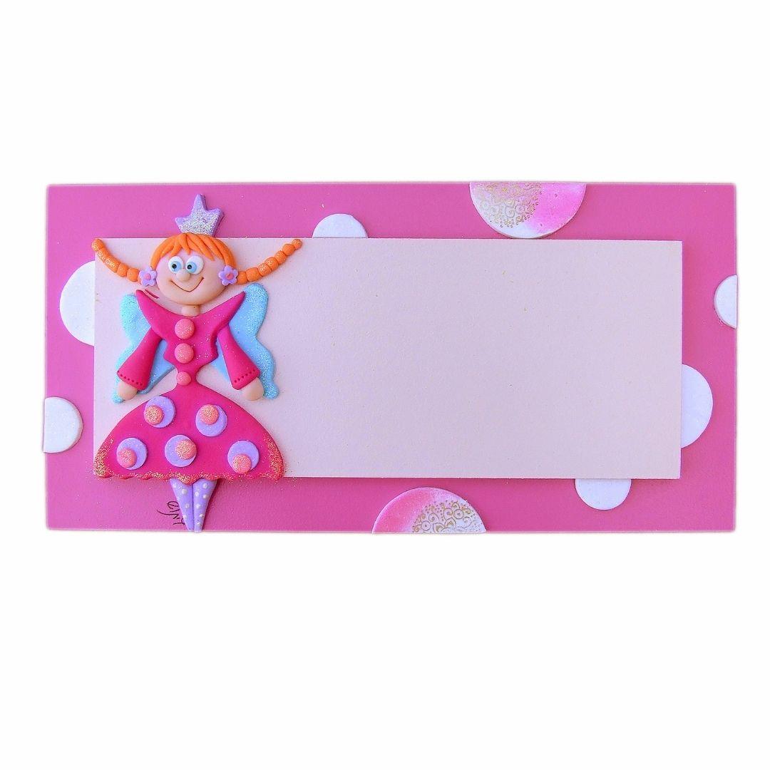 פיה קסומה על רקע ורוד פוקסיה | שלט עץ עבודת יד לחדר הנסיכה