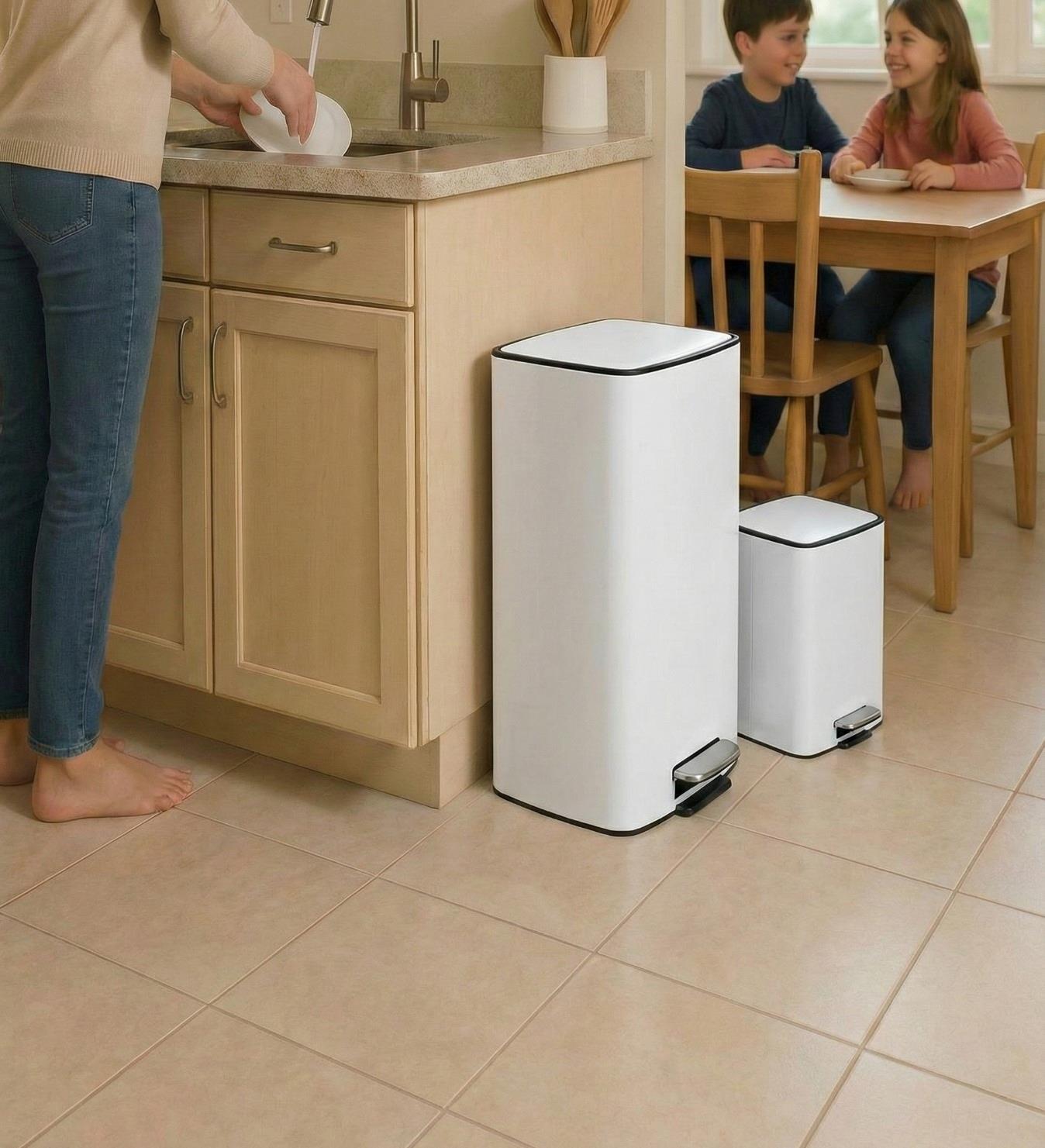 סט פחים בגימור לבן 30 ו 3 ליטר עם דלי פנימי נשלף דגם SRT-08890 מבית honey can do