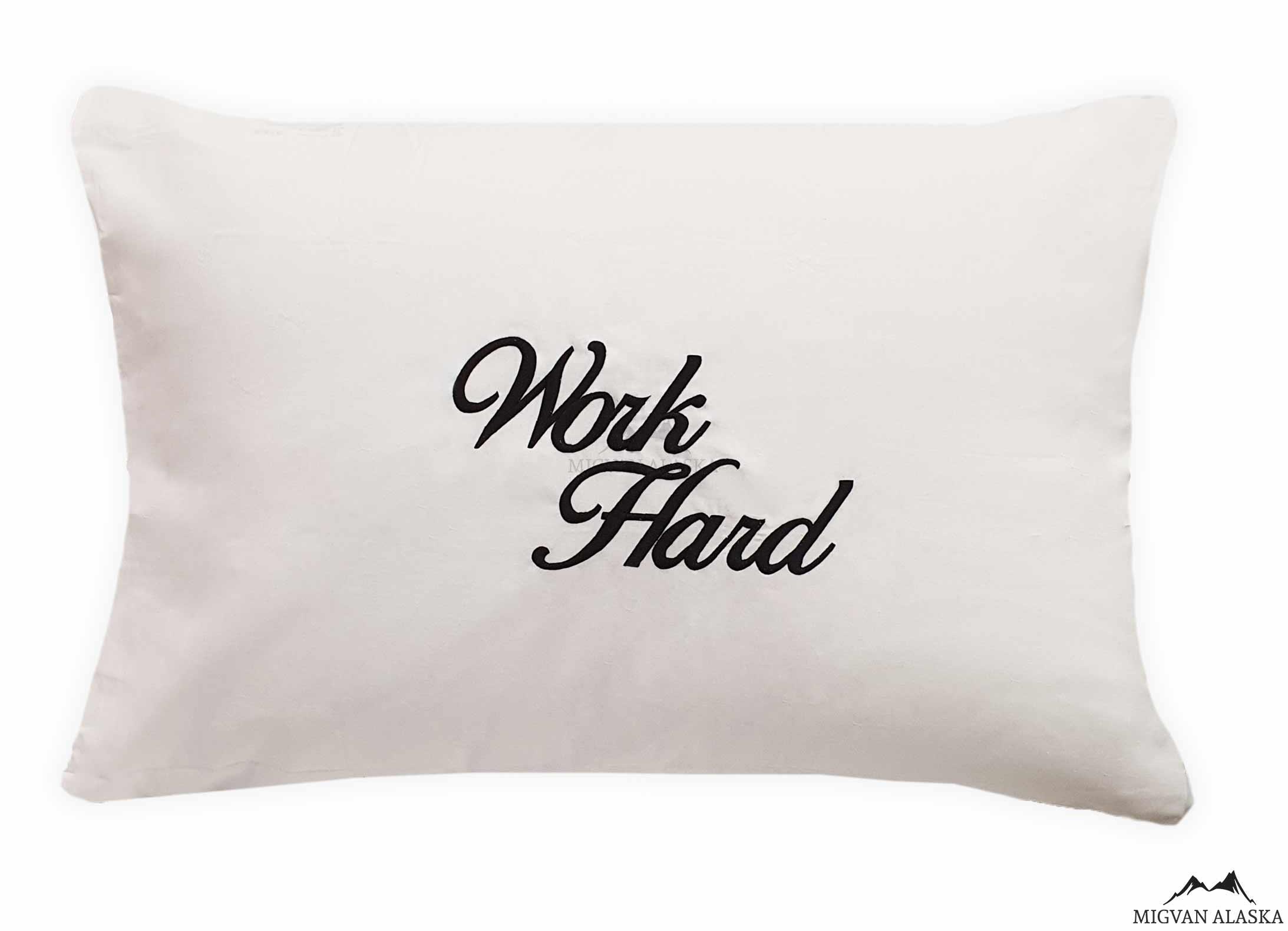 ציפית לכרית שינה עם רקמת שם / אות / מלל